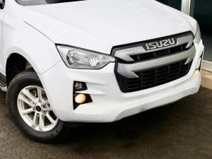 Isuzu D-Max 1.9TD double cab LS 4x4 auto - Image 4