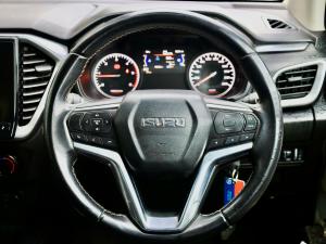 Isuzu D-Max 1.9TD double cab LS 4x4 auto - Image 8