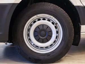 Volkswagen Crafter 35 2.0TDi MWB 103KW automaticP/V - Image 17