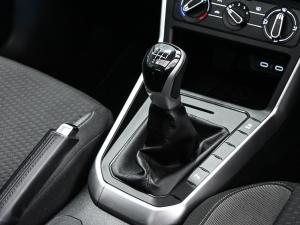 Volkswagen Polo hatch 1.0TSI Life manual - Image 11