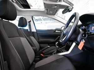 Volkswagen Polo hatch 1.0TSI Life manual - Image 12