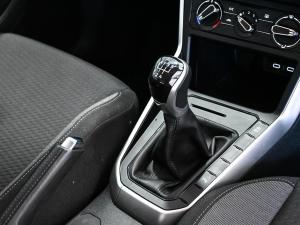 Volkswagen Polo hatch 1.0TSI Life manual - Image 9