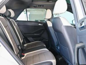 Volkswagen T-Roc 2.0TSI 140kW 4Motion R-Line - Image 17