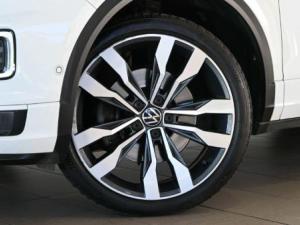 Volkswagen T-Roc 2.0TSI 140kW 4Motion R-Line - Image 2