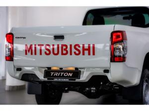 Mitsubishi Triton 2.4DI-D single cab GL - Image 9