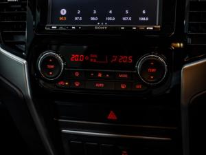 Mitsubishi Triton 2.4DI-D double cab 4x4 auto - Image 15