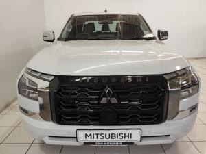 Mitsubishi Triton 2.4DI-D double cab GLS 4x4 manual - Image 2