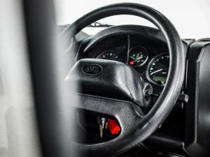 Land Rover Defender 110 TD multi-purpose - Image 11