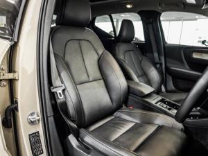 Volvo XC40 B4 Plus Dark - Image 11