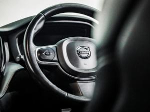 Volvo XC60 D4 AWD Momentum - Image 17