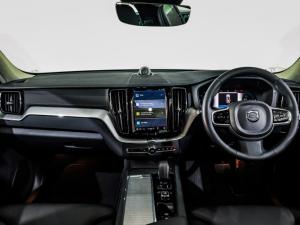 Volvo XC60 T8 Recharge AWD Ultimate Dark - Image 13