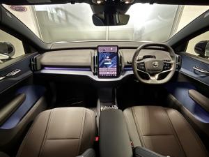 Volvo EX30 Plus Single Motor Extended Range - Image 8