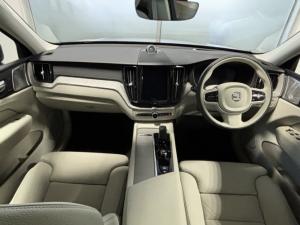 Volvo XC60 B5 AWD Ultimate Dark - Image 10