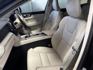 Volvo XC60 B5 AWD Ultimate Dark - Image 6