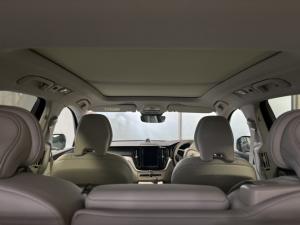 Volvo XC60 B5 AWD Ultimate Dark - Image 9