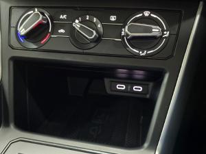 Volkswagen Polo hatch 1.0TSI Life manual - Image 11