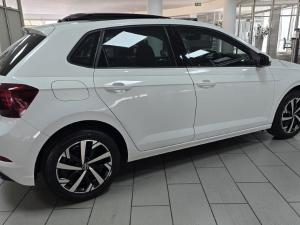 Volkswagen Polo hatch 1.0TSI Life manual - Image 17
