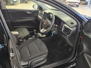 Kia Rio hatch 1.2 LS - Image 10