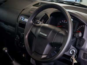 Isuzu D-Max Gen 6 250c single cab Fleetside - Image 6