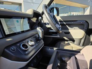 Land Rover Defender 90 D240 X-Dynamic SE - Image 18
