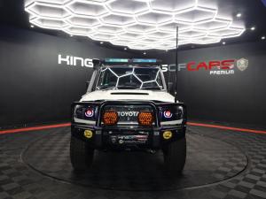 Toyota Land Cruiser 79 4.5D-4D V8 double cab LX 70th Anniversary - Image 2