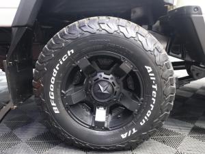 Toyota Land Cruiser 79 4.5D-4D V8 double cab LX 70th Anniversary - Image 7