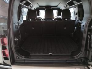 Land Rover Defender 110 D350 X-Dynamic HSE - Image 11