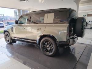 Land Rover Defender 110 D350 X-Dynamic HSE - Image 5