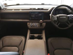Land Rover Defender 110 D350 X-Dynamic HSE - Image 8
