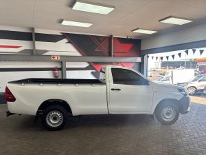 Toyota Hilux 2.4GD single cab S (aircon) - Image 3
