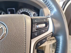 Toyota Land Cruiser 200 4.5D-4D V8 VX-R - Image 10
