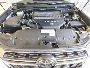 Toyota Land Cruiser 200 4.5D-4D V8 VX-R - Image 22