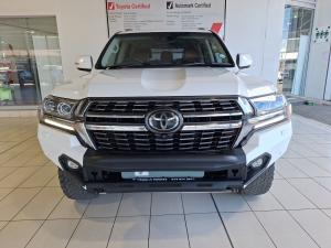 Toyota Land Cruiser 200 4.5D-4D V8 VX-R - Image 4
