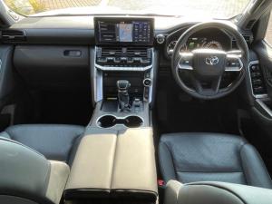 Toyota Land Cruiser 300 3.5T ZX - Image 5