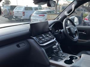 Toyota Land Cruiser 300 3.5T ZX - Image 6