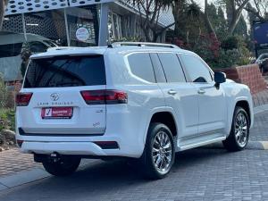 Toyota Land Cruiser 300 3.5T ZX - Image 2