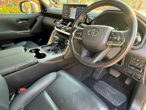 Toyota Land Cruiser 300 3.3D ZX - Image 7