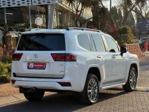 Toyota Land Cruiser 300 3.3D ZX - Image 2
