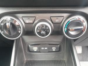 Hyundai Venue 1.2 Premium - Image 14