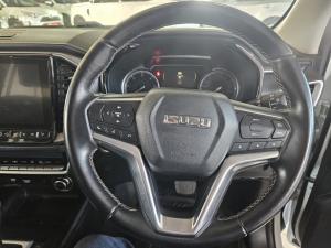 Isuzu D-Max 3.0TD double cab LSE 4x4 - Image 8