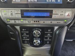 Toyota Land Cruiser Prado 2.8GD VX-L - Image 14