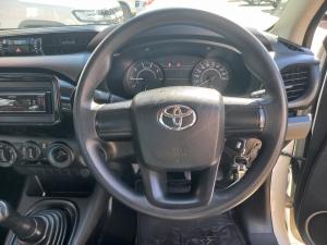 Toyota Hilux 2.4GD S (aircon) - Image 8
