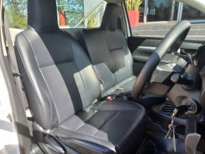 Toyota Hilux 2.4GD S (aircon) - Image 12