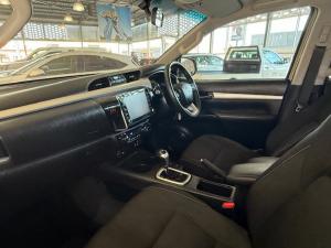 Toyota Hilux 2.8GD-6 double cab 4x4 Raider auto - Image 7
