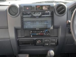 Toyota Land Cruiser 79 4.5D-4D V8 single cab LX - Image 12