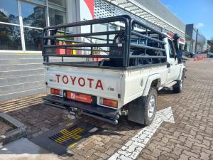 Toyota Land Cruiser 79 4.5D-4D V8 single cab LX - Image 2