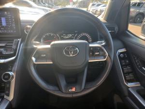 Toyota Land Cruiser 300 3.3D GR-Sport - Image 8