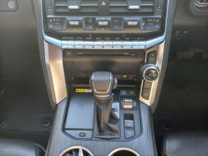 Toyota Land Cruiser 300 3.3D GR-Sport - Image 12