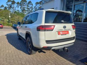 Toyota Land Cruiser 300 3.3D GR-Sport - Image 19