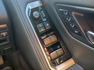 Toyota Land Cruiser 300 3.3D GR-Sport - Image 21